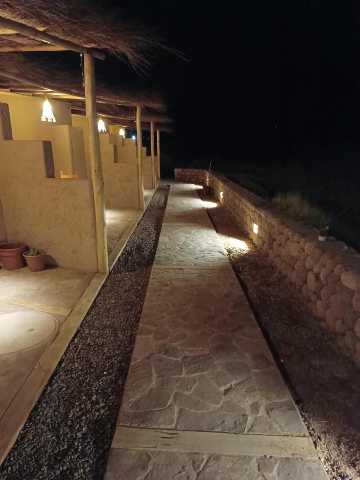 Tiunur Lodge Solor Exterior foto